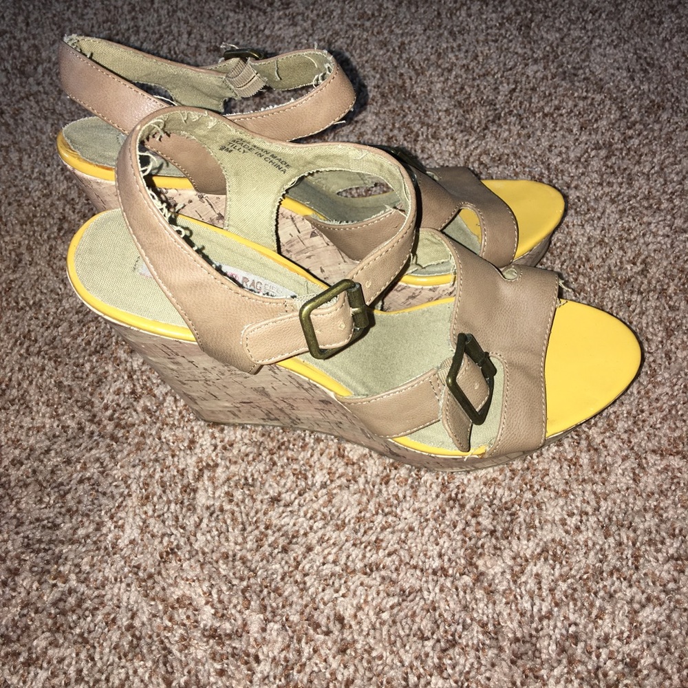 Great condition women's wedges fit like 8 1/2 foot
